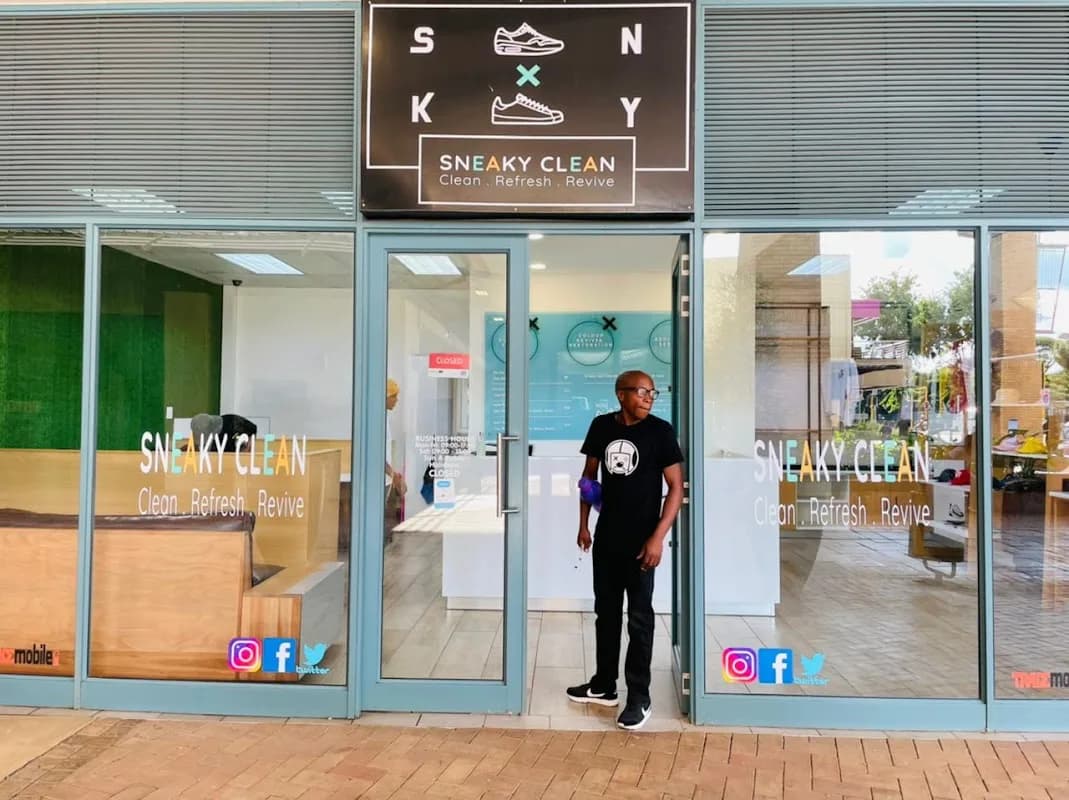 SneakyCleansa in Hatfield