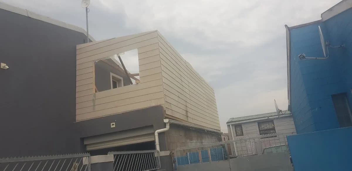 Neyonutec in Khayelitsha
