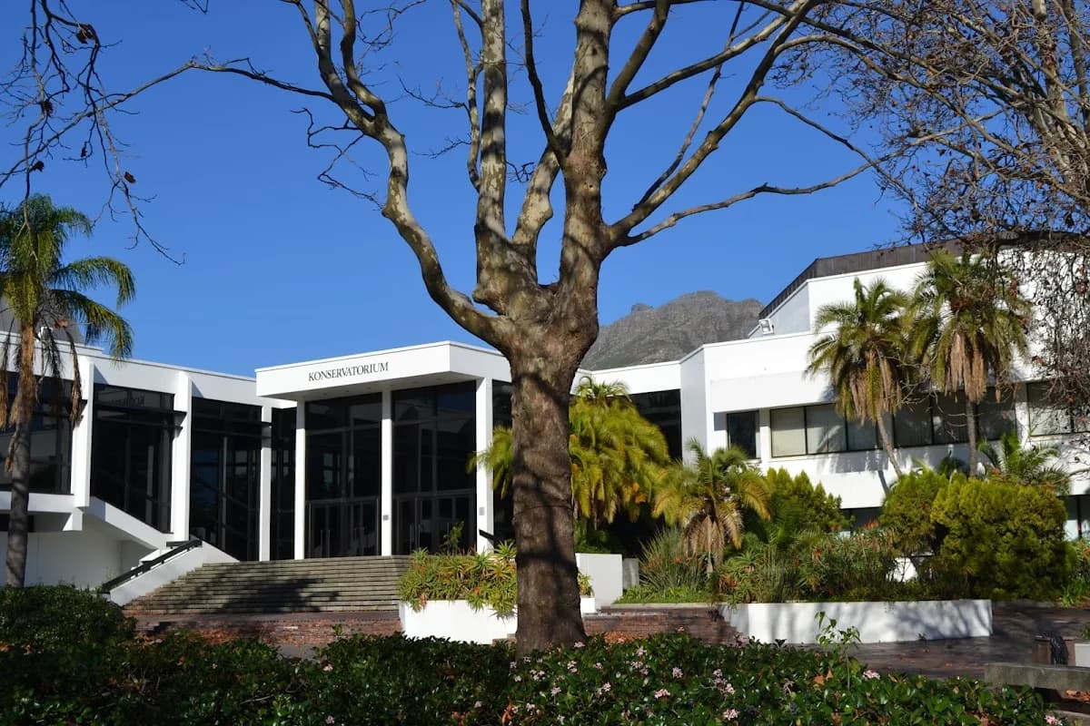 Chas Everitt Stellenbosch in Die Boord