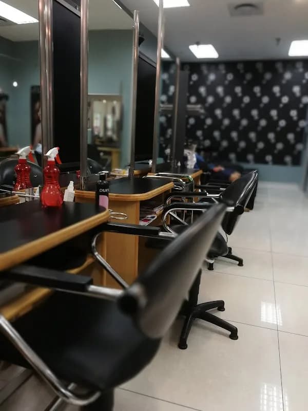 Hairlines hairsalon in Stellenbosch CBD