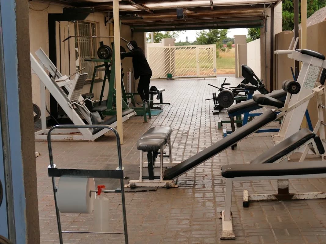 Gym Clinic - Muscle 'n Fitness Code in Germiston CBD