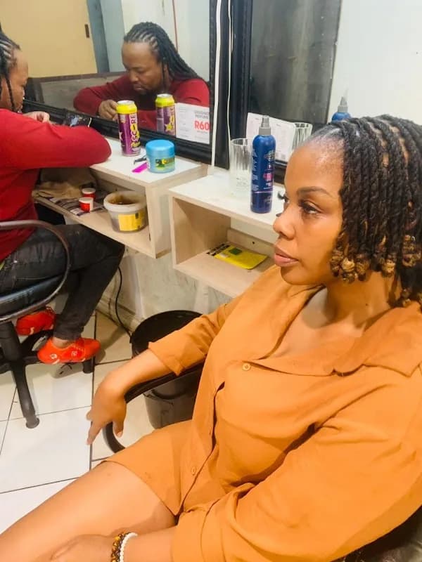 African Roots dreadlocks Eastlondon in East London CBD