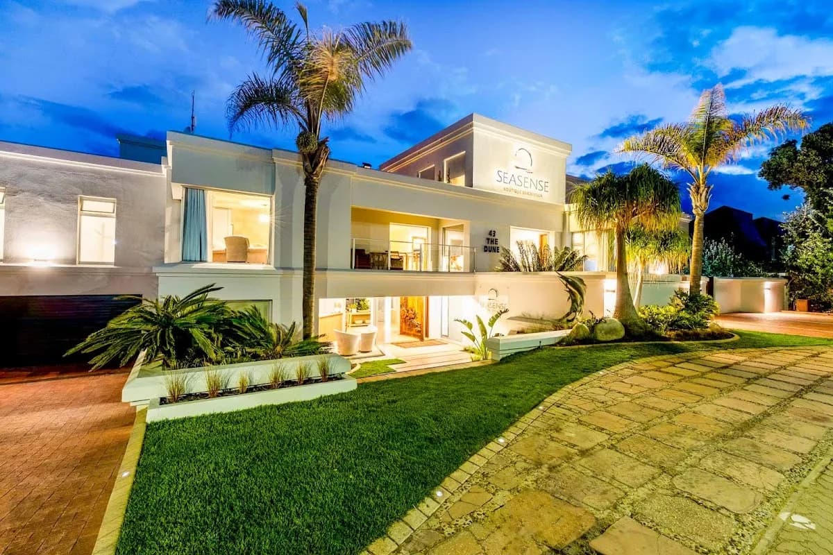 SEASENSE Boutique Beach Villa in Wilderness