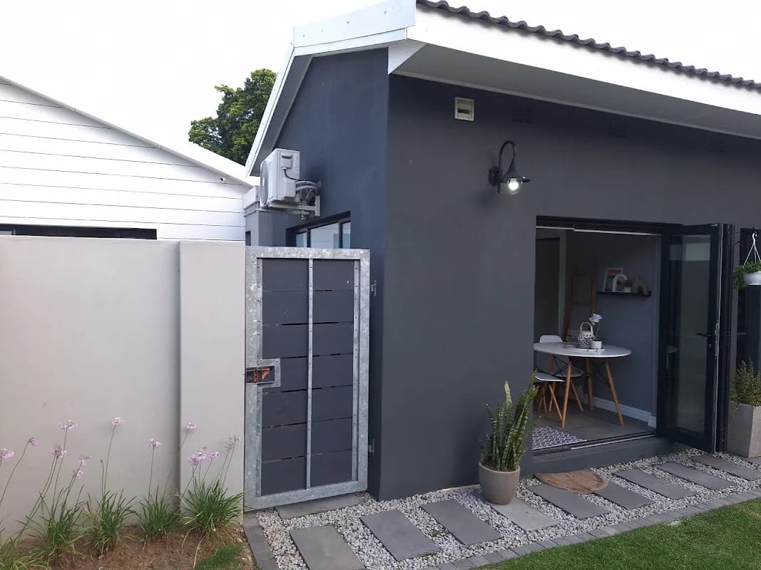 Tiny Home on Broadway in Newton Park