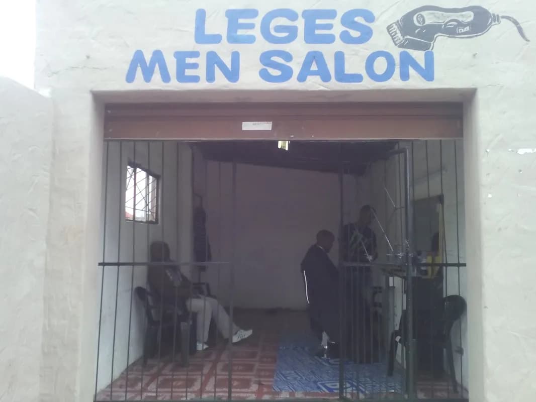 LEGES MEN SALON in Uitenhage CBD