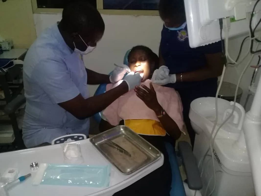 Day Dental Specialist Clinic in Bariga