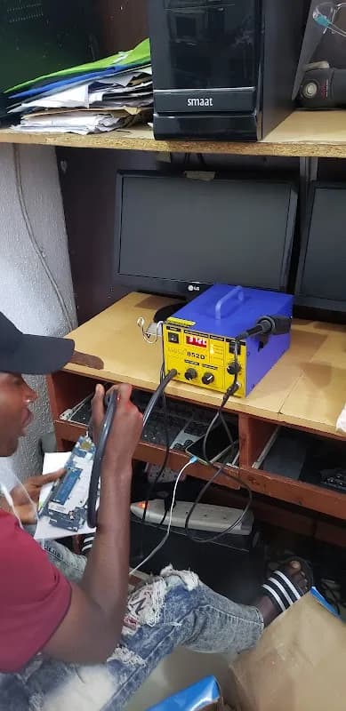 Computer hardware and software engineering in Ajah