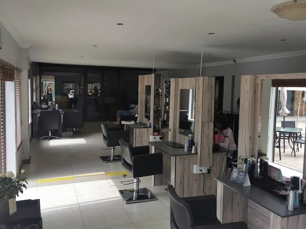 Her Reflection Hair studio in Roodepoort CBD