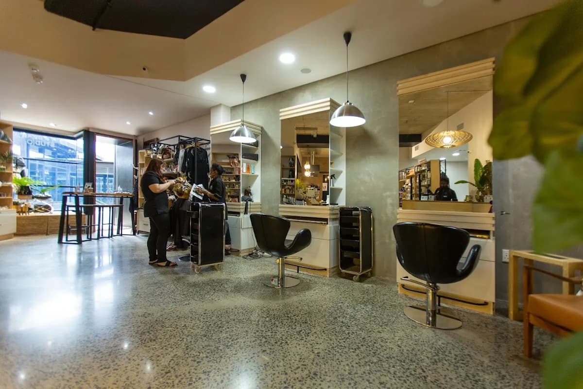 HELLO HUNNY Hair Beauty Nails Umhlanga in Umhlanga