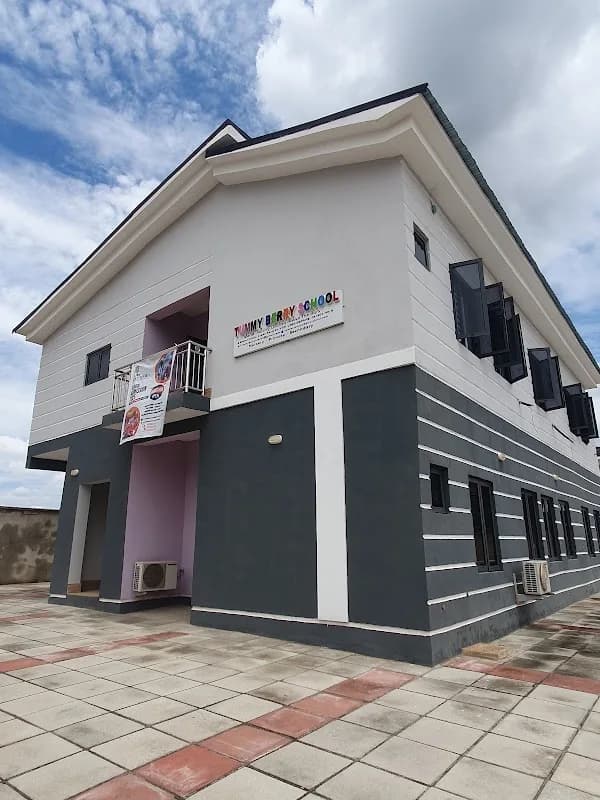 Shalom Villa Estate in Trademore