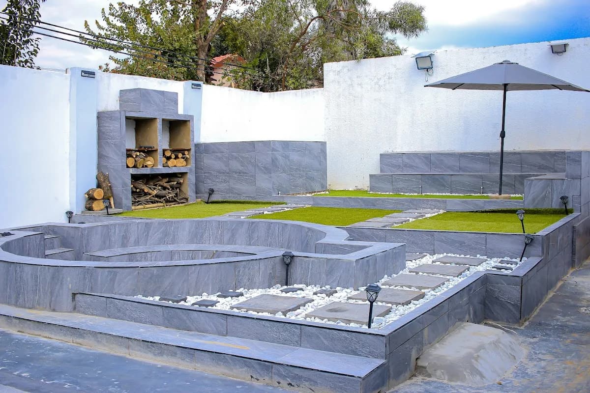 Semeni Asante Boutique Hotel in Diepkloof