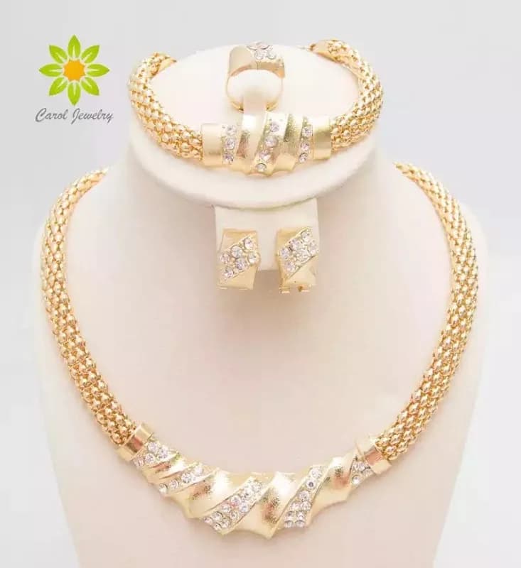 KPIE JEWELRIES in Falomo