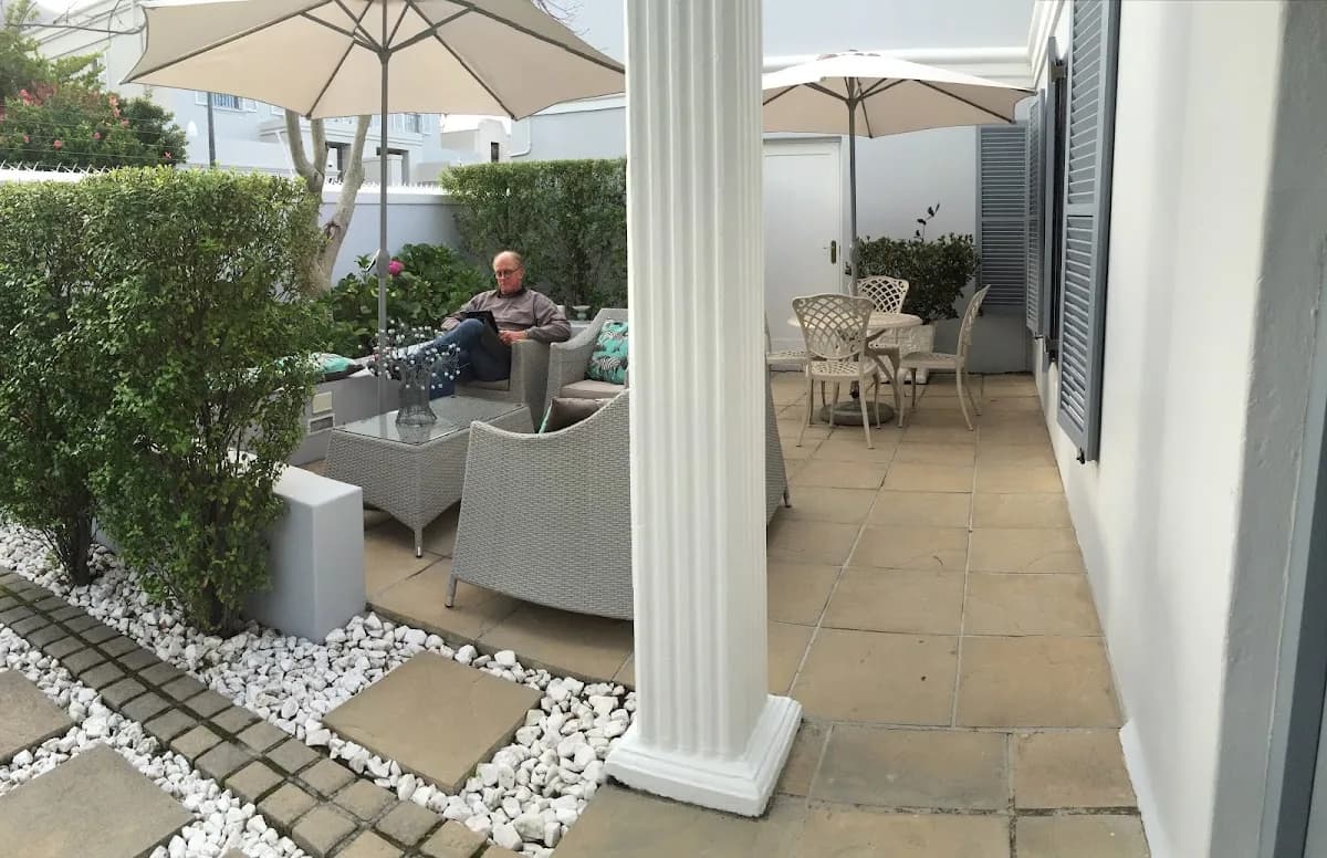 Pelham Place Holiday Rental in Newlands