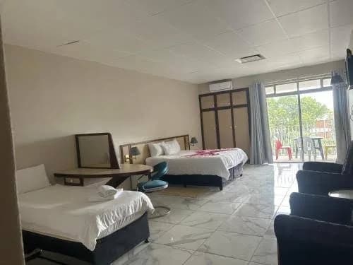 Caponero Accommodation in Thabong
