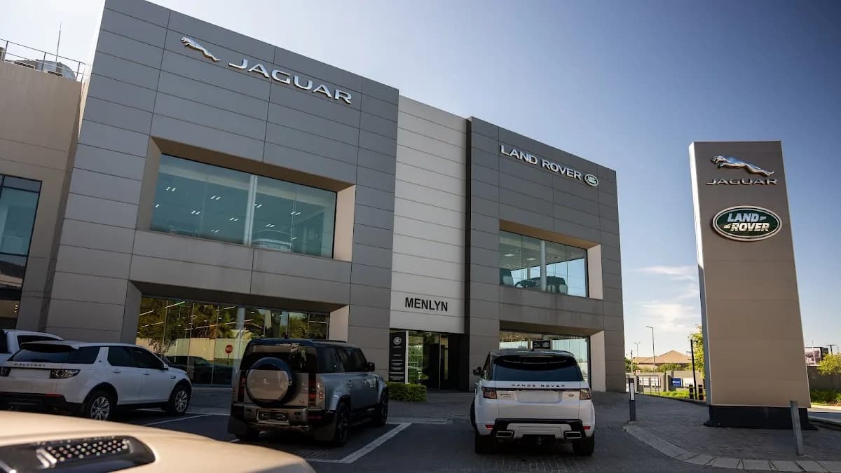 Land Rover Menlyn in Menlyn