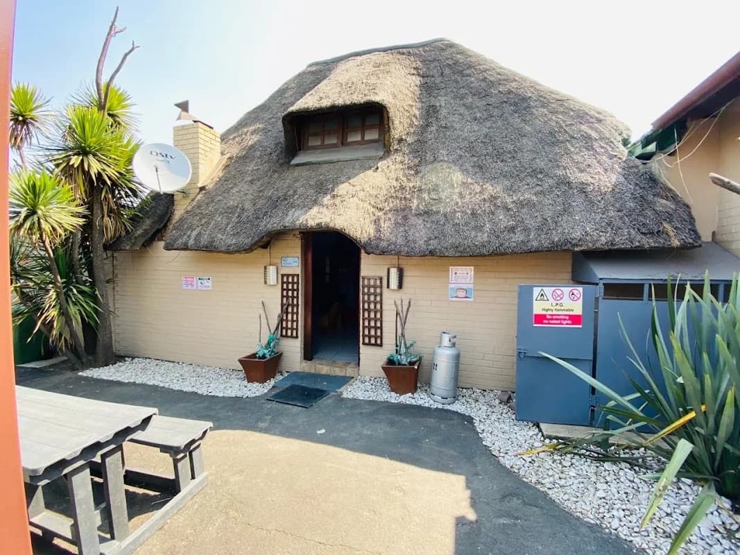 Raven Guest house in Evander