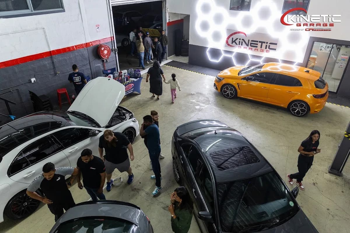 Kinetic Garage in La Lucia