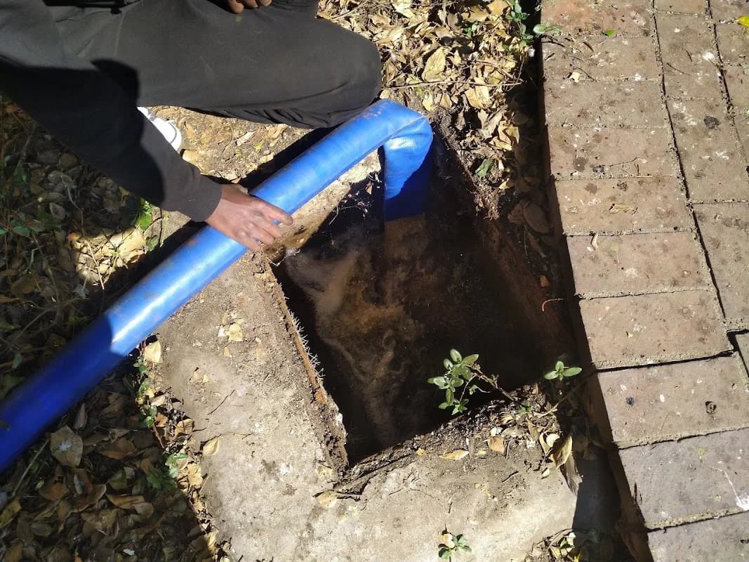 SWIMMING POOL DRAINAGE & PROFESSIONAL CLEANING SERVICES in Elsburg