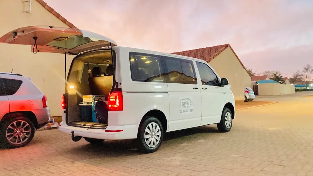 Calvino's shuttle services in Flora Park