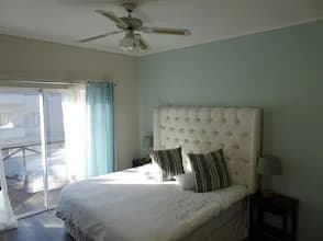 Spring Tide Inn in Sea Point
