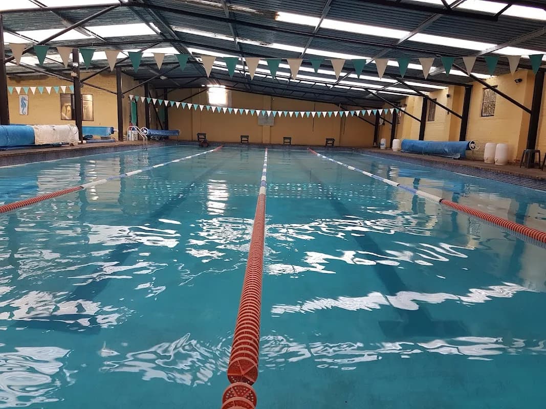 Dorey Swim Center in Linden