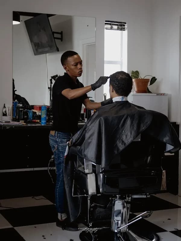 Groomsmen Barbershop in O'kiep