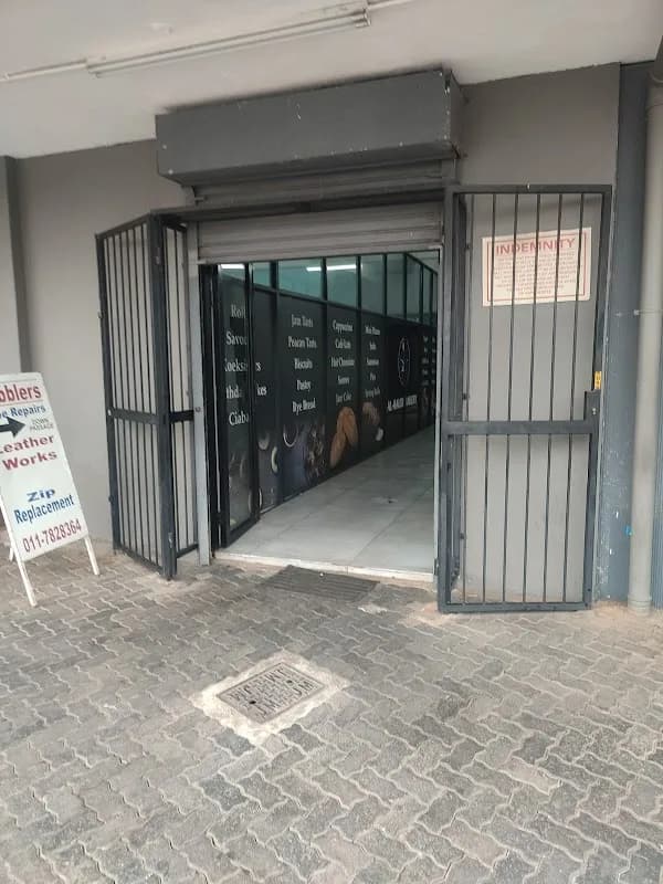 Cobblers Shoe Repairs in Northcliff
