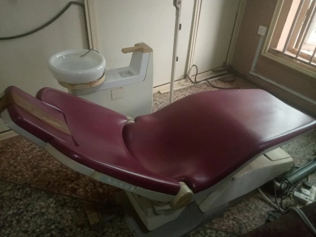 ROYALE CROWN DENTAL CLINIC in Egbeda
