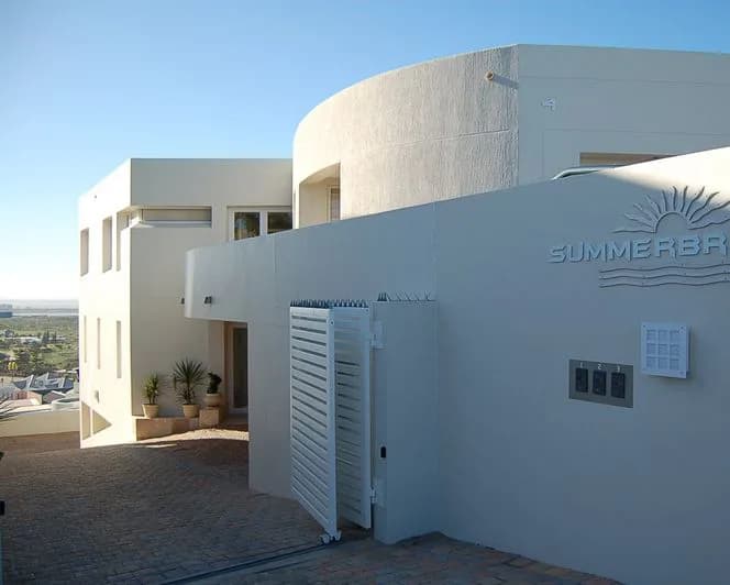 Summerbreeze Executive Apartments in Humewood