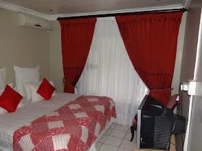 MRS GETS BED AND BREAKFAST in Westmead