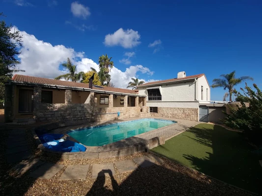 Ojong's Self-Catering Accommodation Ridgeworth in Bellville