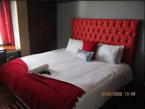 Imimangaliso Guest House in Ncambedlana