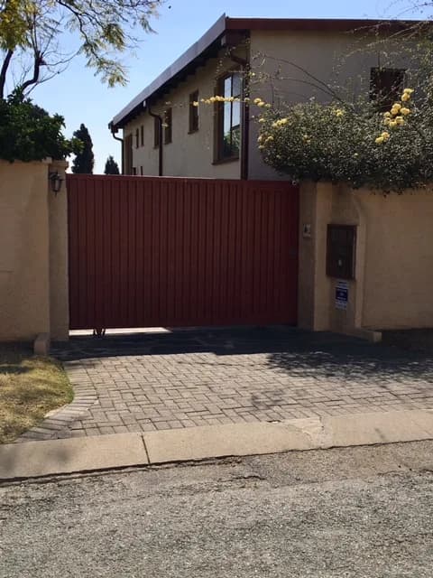Johann Coetzer Brokers & Associates in Northcliff
