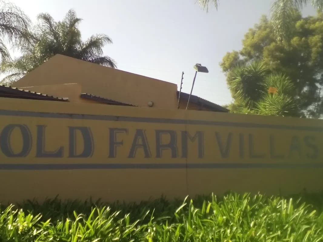 Old Farm Villas in Faerie Glen