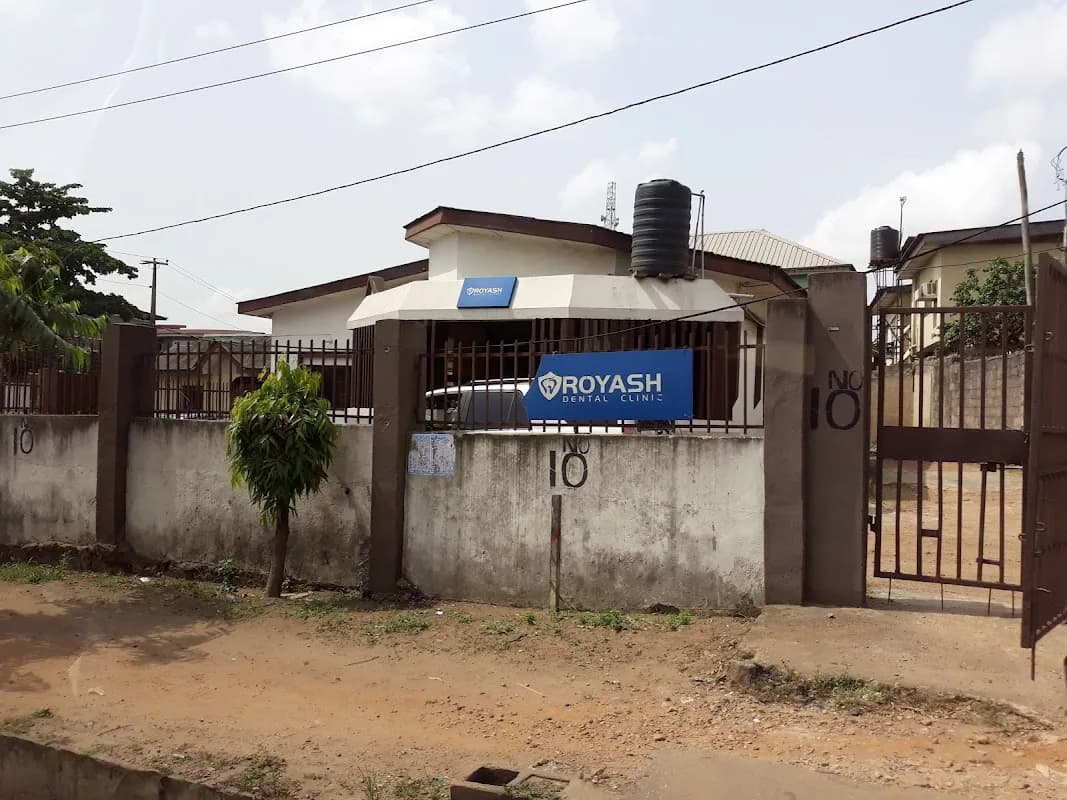 Royash Dental Clinic in Agidingbi
