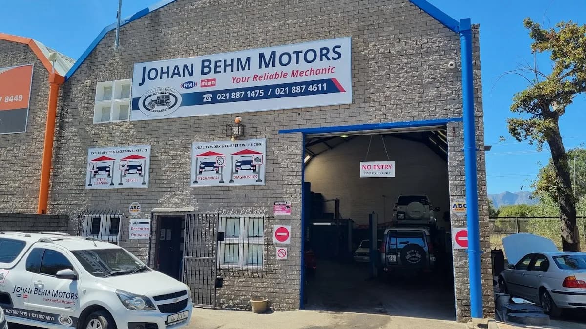 Johan Behm Motors in Die Boord