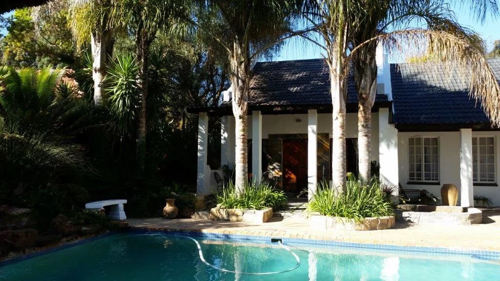 Six Valk Avenue Guest House in Fourways
