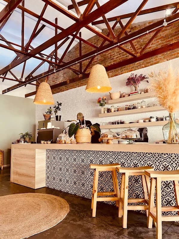 Lola Conscious Café in Walmer