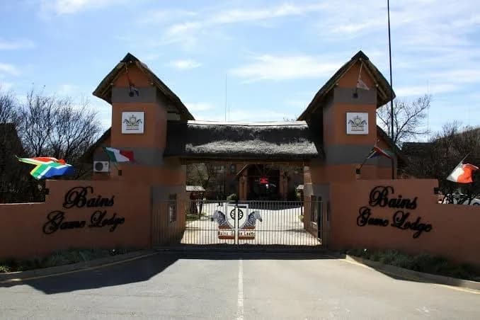 Bains Lodge in Langenhoven Park