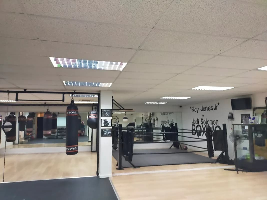 Roy Jones Jr & Jodi Solomon Boxing in Craighall