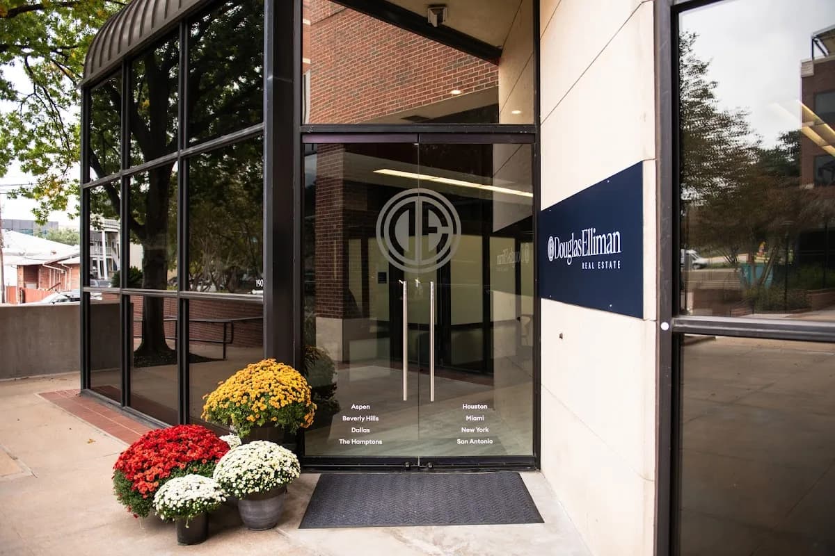 Douglas Elliman Real Estate Office in Austin, TX in Downtown / 6th Street