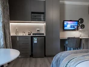 Royal Albert Suites in Waterkloof