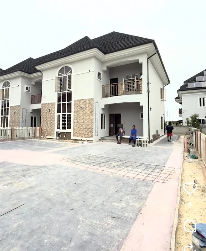 RealtorDeIntl-Land & Houses in AGIP Estate