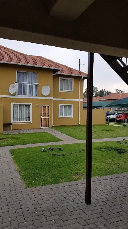 Comet Oaks Complex - Boksburg. in East Rand Mall