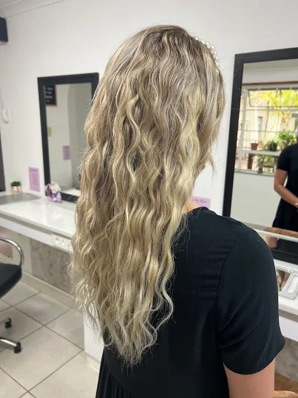 THAIRAPY HAIR AND BEAUTY SALON in Strand