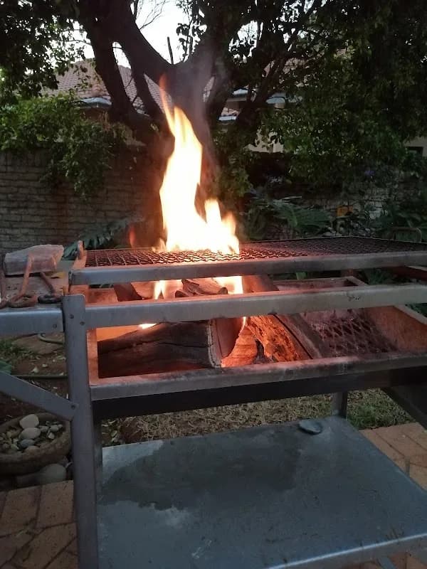 Loerie Gastehuis in Garsfontein