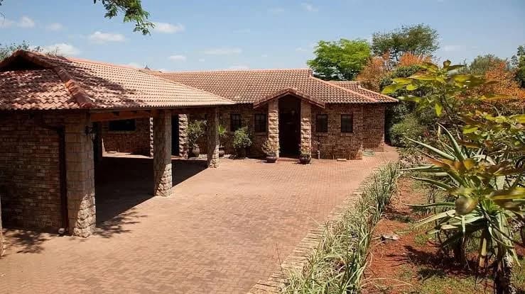 Pinehurst Place Guest Lodge in White River CBD