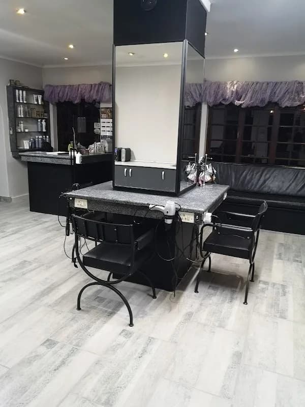 Hairoscope Unisex Hairstylists in Wonderboom