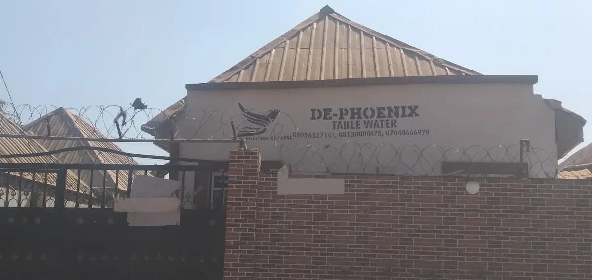 De-phoenixtablewater in Nyanya