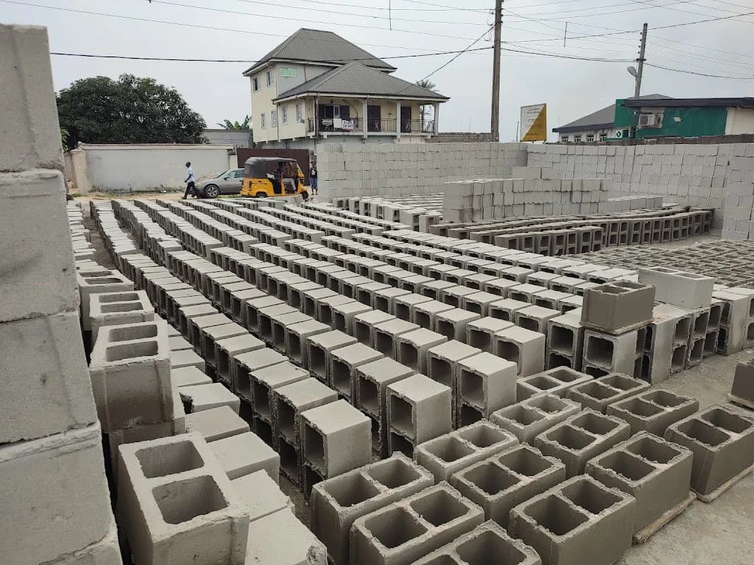 J & E Block Moulding Industry in Ozuoba